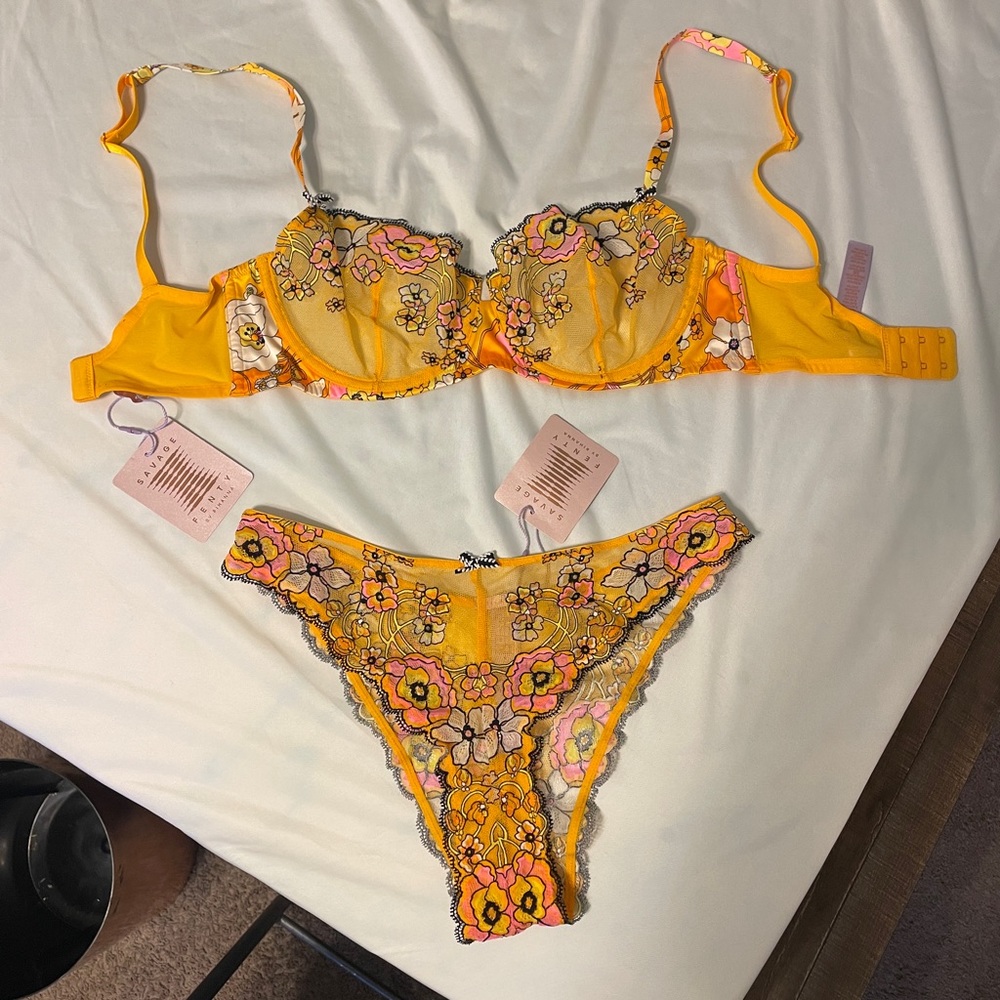 Fenty Lingerie Matching Bra and Panties Floral Lace